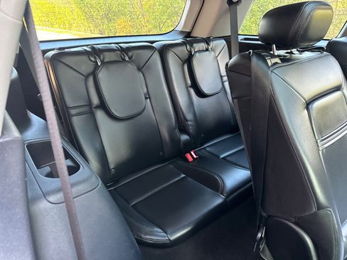 Used 2025 Lincoln Aviator AWD image 35