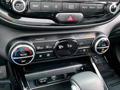 Certified 2024 Kia Soul EX image 32