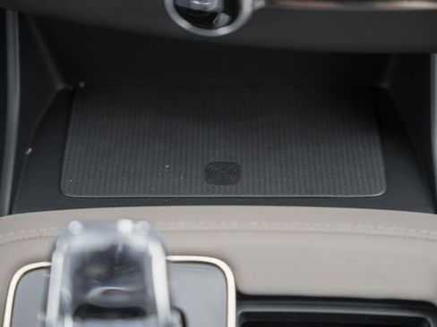 New 2026 Volvo XC90 B5 Ultra image 24