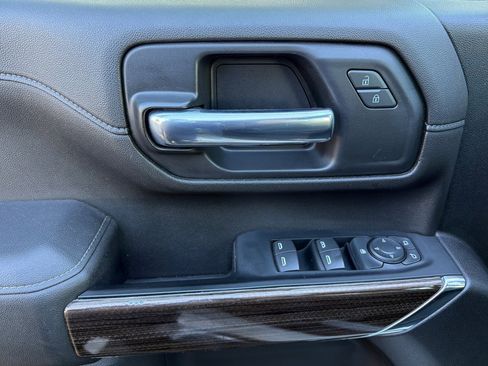 Used 2023 Chevrolet Silverado 2500 LT image 8