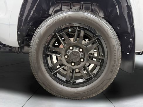 Used 2021 Toyota Tundra SR5 w/ SR5 Upgrade Package RWD image 28