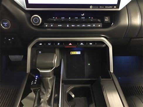 Used 2023 Toyota Tundra Platinum image 15