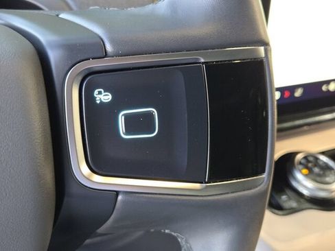 Used 2025 Ford Expedition Active RWD image 26
