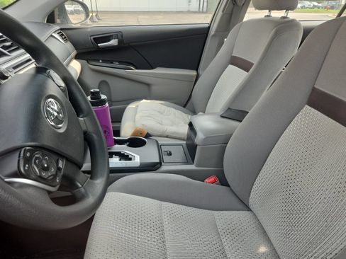 Used 2014 Toyota Camry LE FWD image 5