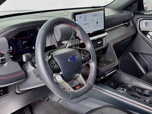 Used 2025 Ford Explorer ST RWD image 9