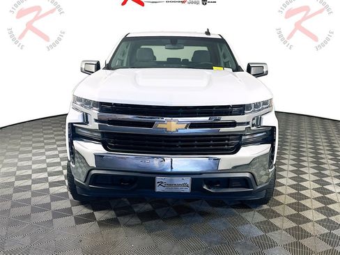 Used 2020 Chevrolet Silverado 1500 LT image 2