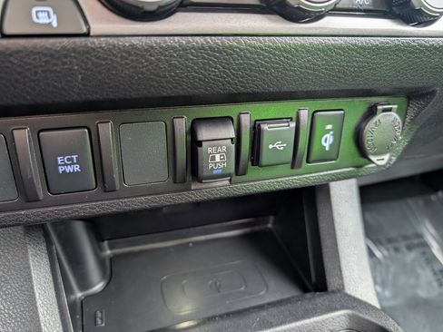 Used 2023 Toyota Tacoma TRD Sport image 22