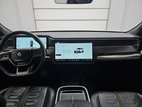 Used 2025 Rivian R1S Adventure image 27