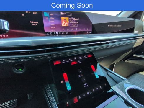 Used 2025 Cadillac Escalade V w/ LPO, ONYX Package image 29