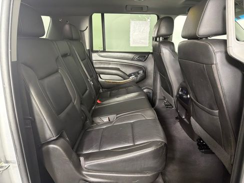 Used 2019 Chevrolet Suburban LT AWD/4WD image 38