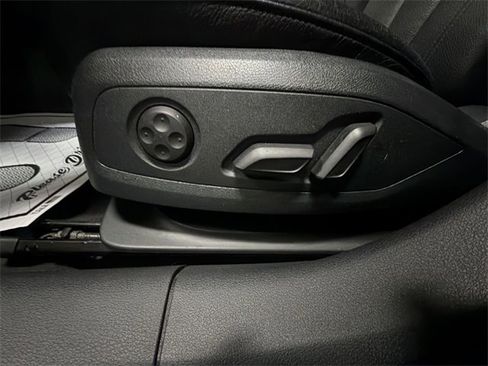 Used 2017 Audi A4 2.0T Premium image 12