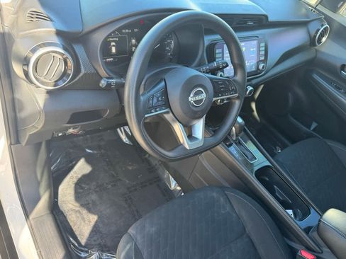 Certified 2024 Nissan Kicks SV image 2