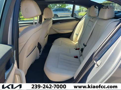 Used 2023 BMW 530i RWD image 12