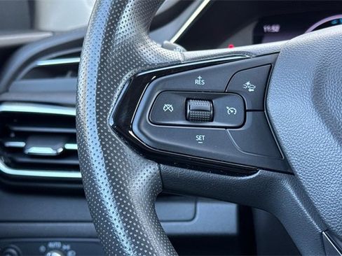 Used 2022 Chevrolet Bolt EUV LT image 27