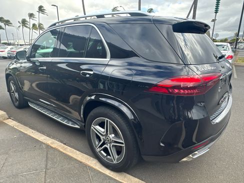 Used 2025 Mercedes-Benz GLE 450e 4MATIC w/ AMG Line Exterior image 7