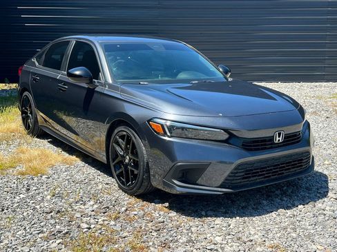 Used 2022 Honda Civic Sport image 2