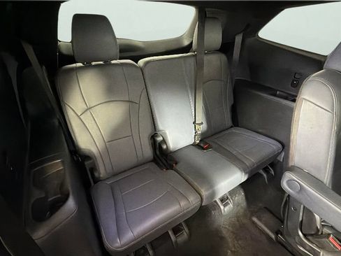 Certified 2022 Buick Enclave Essence w/ Experience Buick Package FWD image 32