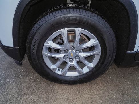 Used 2021 Chevrolet Traverse LS image 36