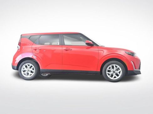 Used 2025 Kia Soul LX w/ LX Technology Package FWD image 34
