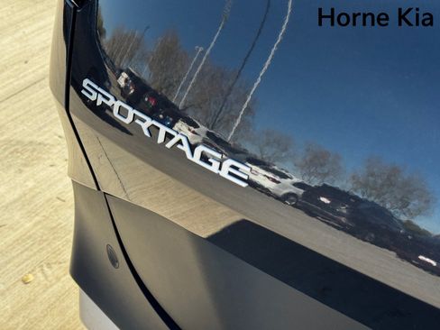 New 2026 Kia Sportage LX FWD image 9