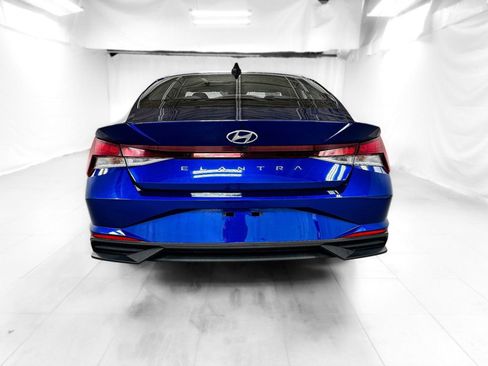 Used 2021 Hyundai Elantra SE image 5