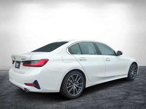 Used 2020 BMW 330i Sedan w/ Convenience Package RWD image 3