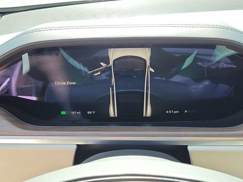 Used 2022 Tesla Model S AWD/4WD image 36