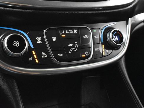 Used 2018 Chevrolet Volt Premier image 14