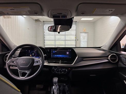 Used 2024 Chevrolet Trax ACTIV w/ Driver Confidence Package FWD image 19