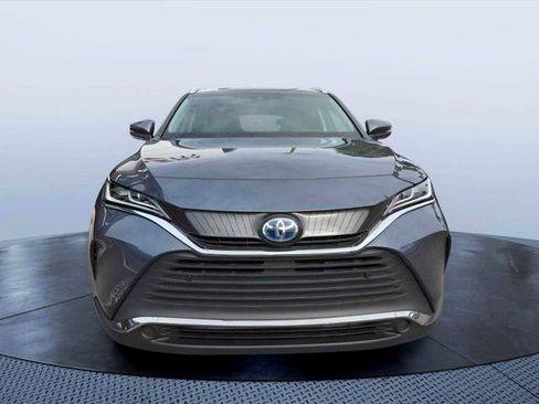 Used 2022 Toyota Venza XLE AWD/4WD image 8