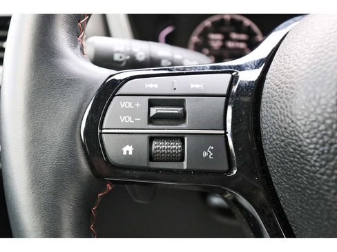 Used 2025 Honda Pilot TrailSport image 17