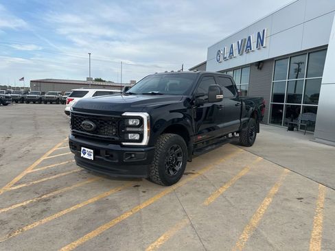 Used 2025 Ford F350 Lariat w/ Black Appearance Package AWD/4WD image 3