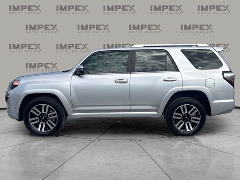 Used 2024 Toyota 4Runner Limited AWD/4WD image 2