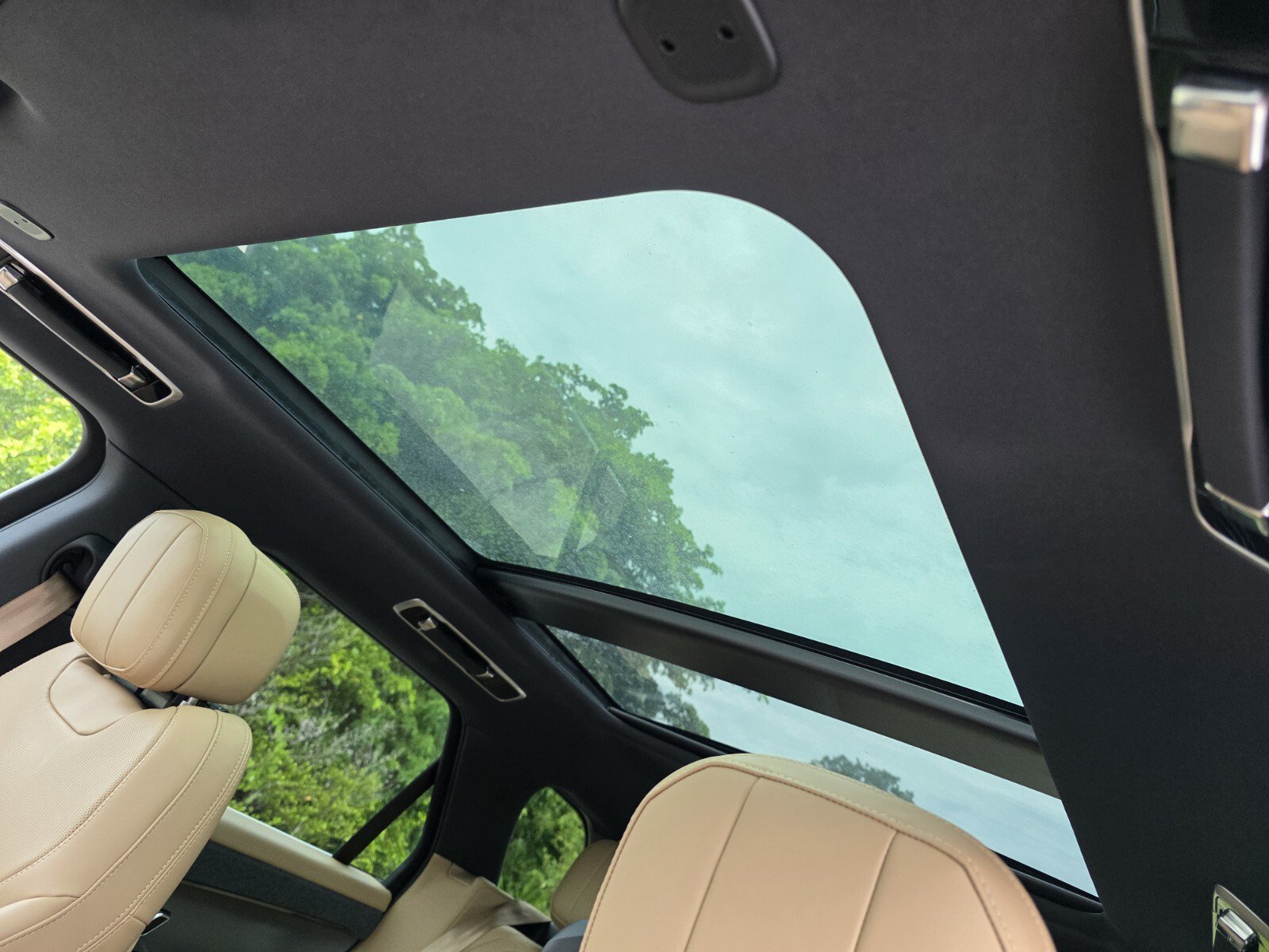 Certified 2024 Land Rover Range Rover Sport SE AWD/4WD image 13
