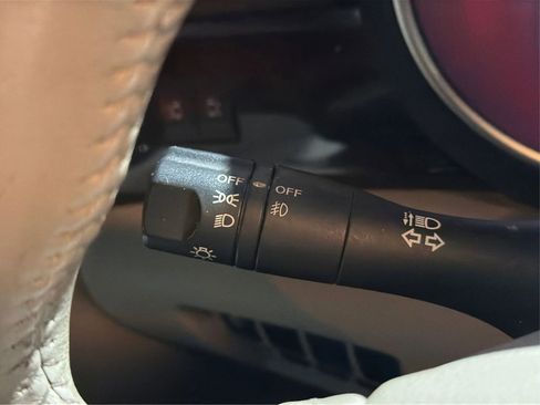 Used 2016 Nissan Quest SV image 22