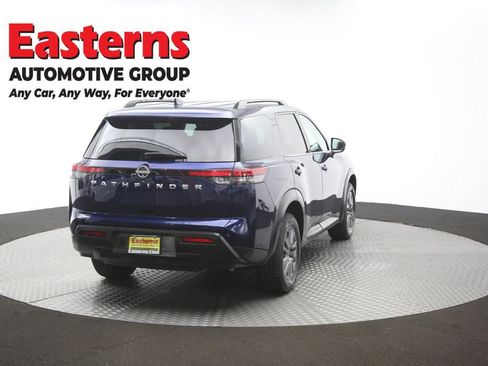 Used 2025 Nissan Pathfinder SV FWD image 40