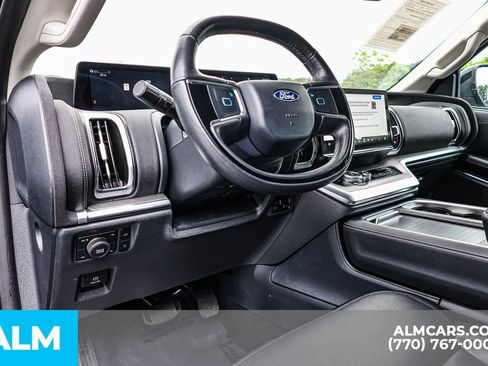 Used 2025 Ford Expedition Platinum AWD/4WD image 31