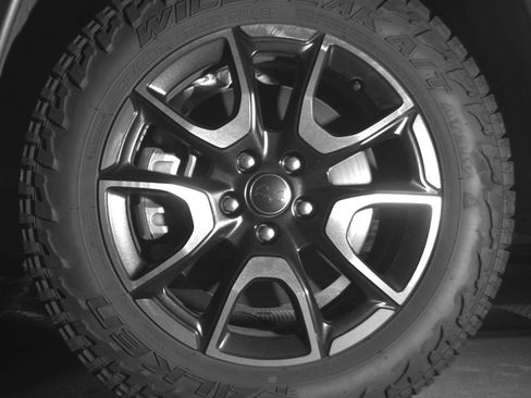 Used 2025 Jeep Compass Trailhawk image 12