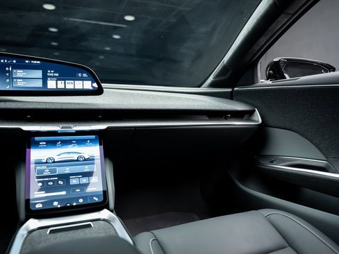 Used 2025 Lucid Air Pure image 41