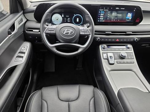 Used 2025 Hyundai Palisade SEL FWD image 13