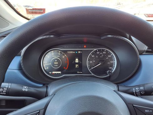New 2025 Nissan Versa SV w/ Trunk Package FWD image 9