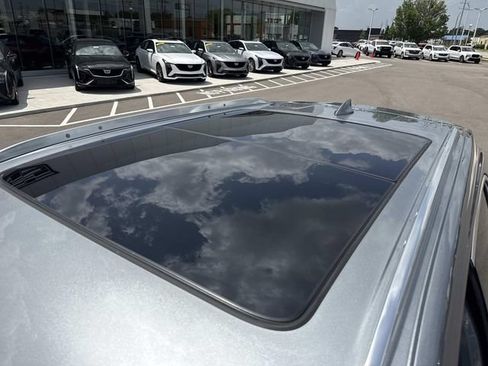 Used 2023 Cadillac XT4 Premium Luxury w/ Technology Package AWD/4WD image 14