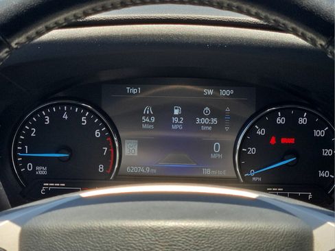 Used 2022 Ford Explorer XLT w/ Equipment Group 202A RWD image 9