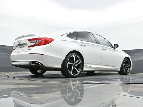 Used 2018 Honda Accord Sport image 11