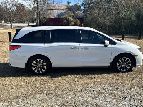 Used 2023 Honda Odyssey EX-L image 4