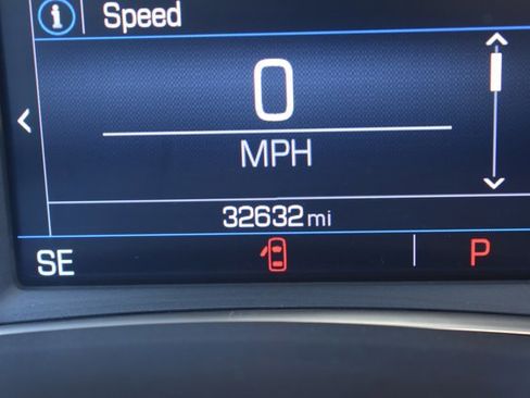 Used 2024 GMC Terrain SLE image 23