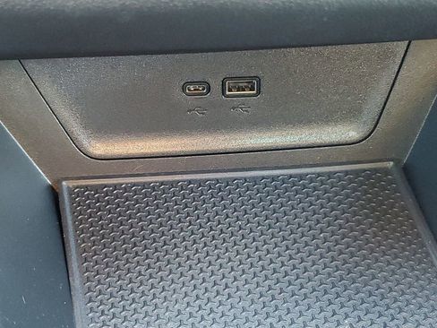 Used 2024 Chevrolet Equinox LT image 18