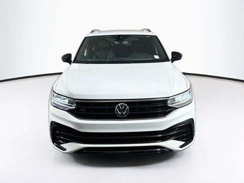Used 2022 Volkswagen Tiguan SE R-Line FWD image 2