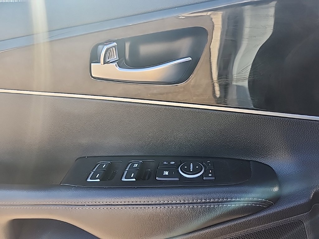 Used 2018 Kia Sorento FWD image 25