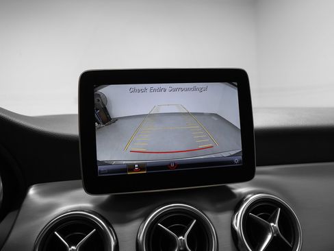 Used 2019 Mercedes-Benz GLA 250 4MATIC image 35